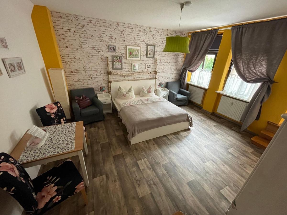 Pension Alt Naumburg เนาม์บวร์ก ภายนอก รูปภาพ
